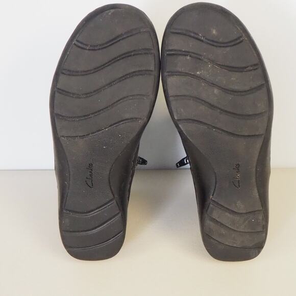 Clarks Women's Cora Rae Button Strap Ankle Booties Black Leather Boots Sz 8.5 - Picture 10 of 11